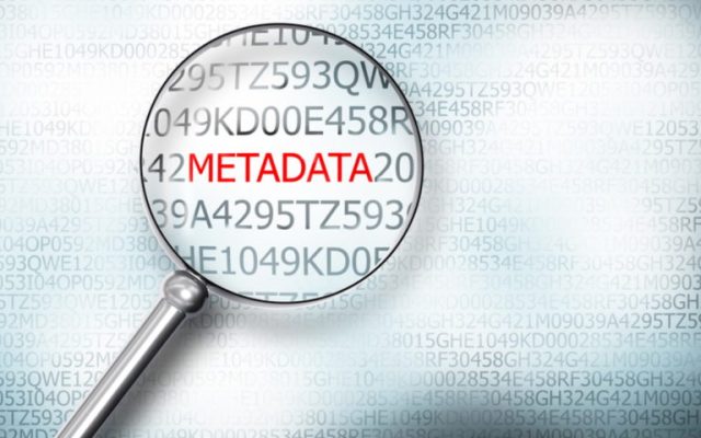 Μεγεθυντικός φακός που ανακαλύπτει metadata
