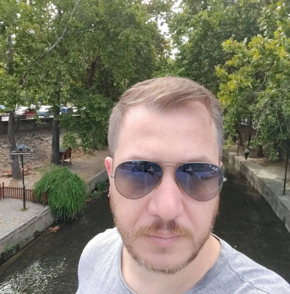 ΘΟΔΩΡΗΣ ΝΤΟΥΝΑΣ